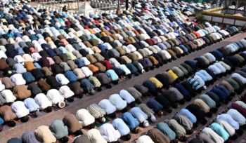 monfalcone,-i-fedeli-musulmani-possono-pregare-in-cortile